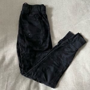 Alphalete OG camo jogger